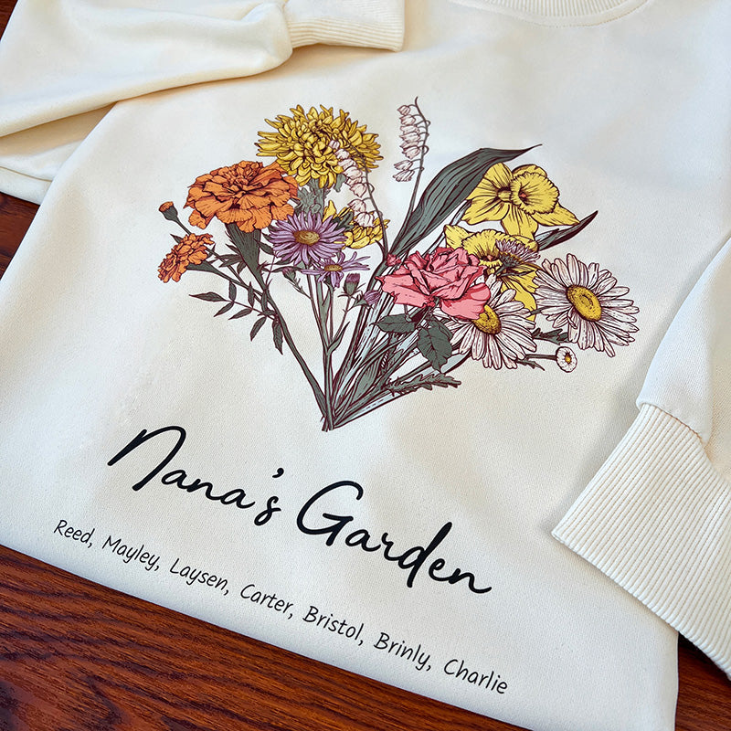 Birth Flower Family Bouquet Custom Hoodie/Crewneck/T-shirt (AI Processed)