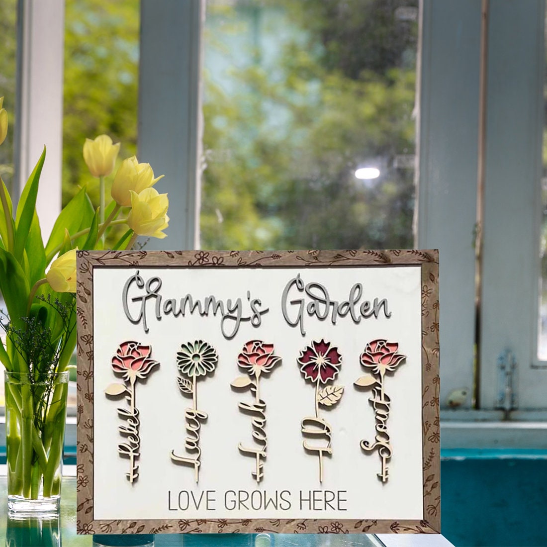 Personalisiertes Geburtsblumenschild aus Holz als Geschenk